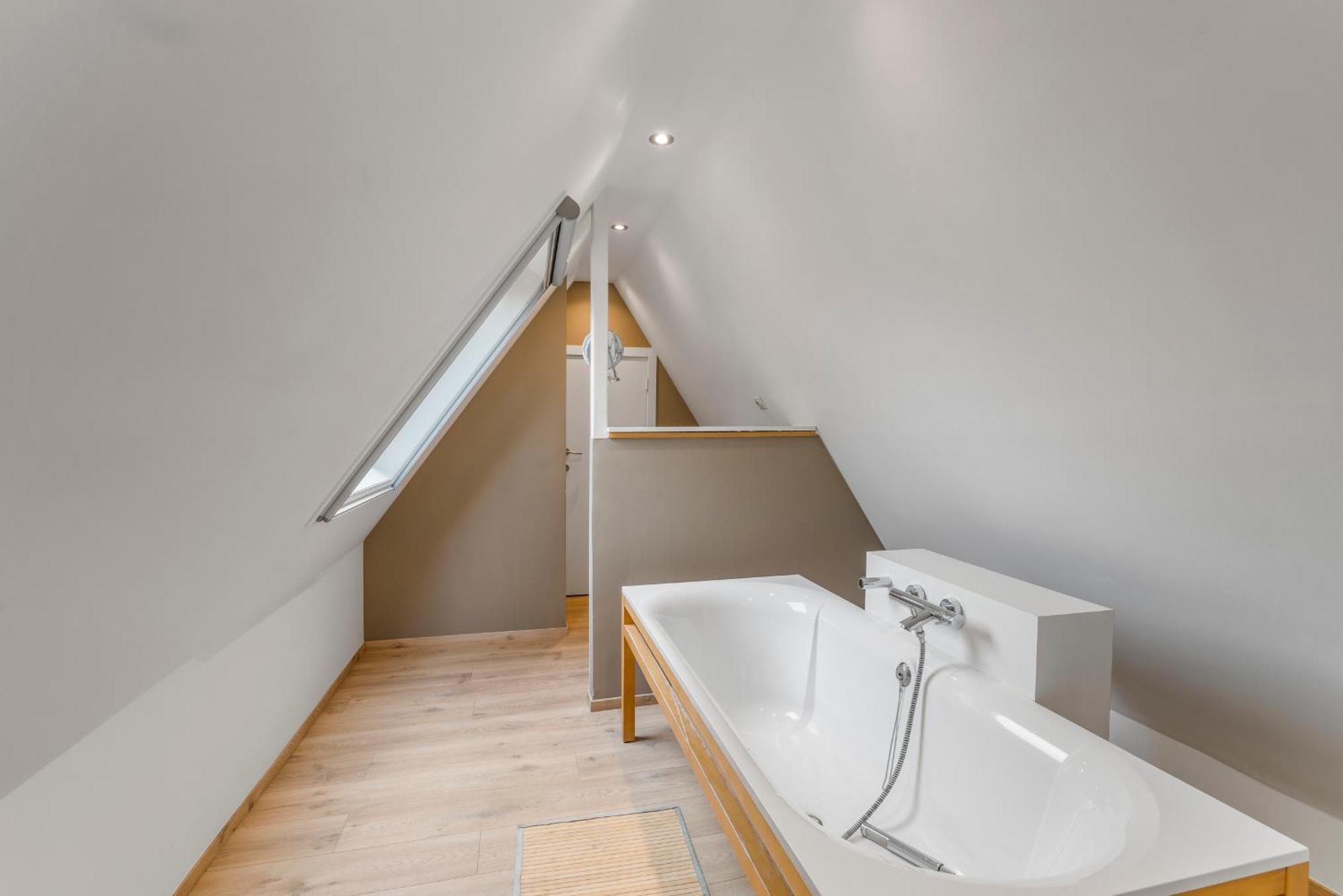 Brugse Charme Huis Met Tuin Aan Het Water 8P Brujas Exterior foto